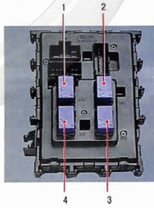 реле 2 с обратной стороны