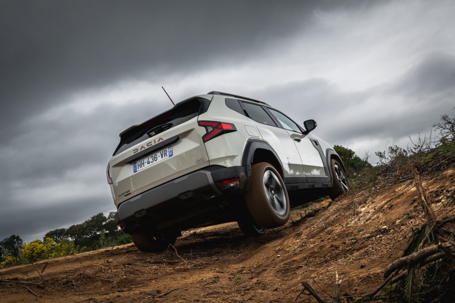 Dacia Duster Hybrid G-150 4x4