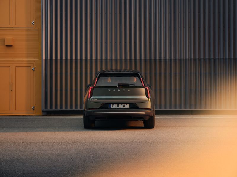 Volvo EX60 2026