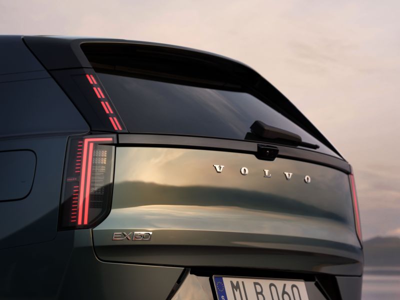 Volvo EX60 2026