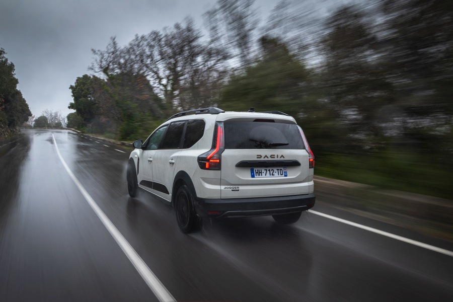 test Dacia Jogger Hibrid 155 2026