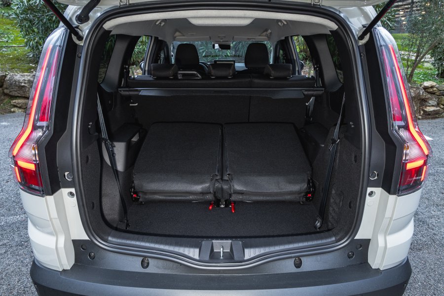 test Dacia Jogger Hibrid 155 2026