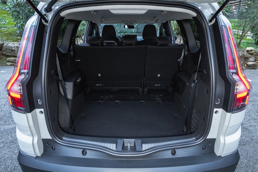 test Dacia Jogger Hibrid 155 2026