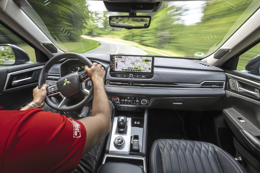 Тест-драйв Mitsubishi Outlander