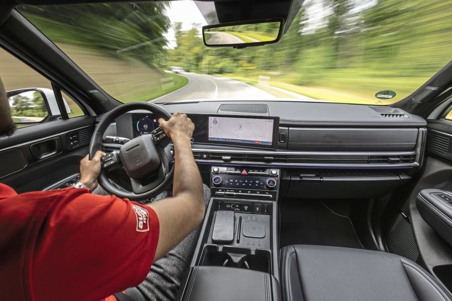 Hyundai Santa Fe вид сзади