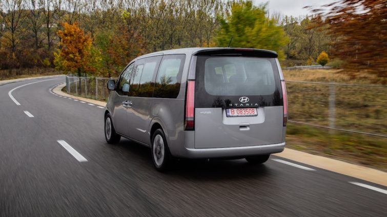Hyundai Staria HEV