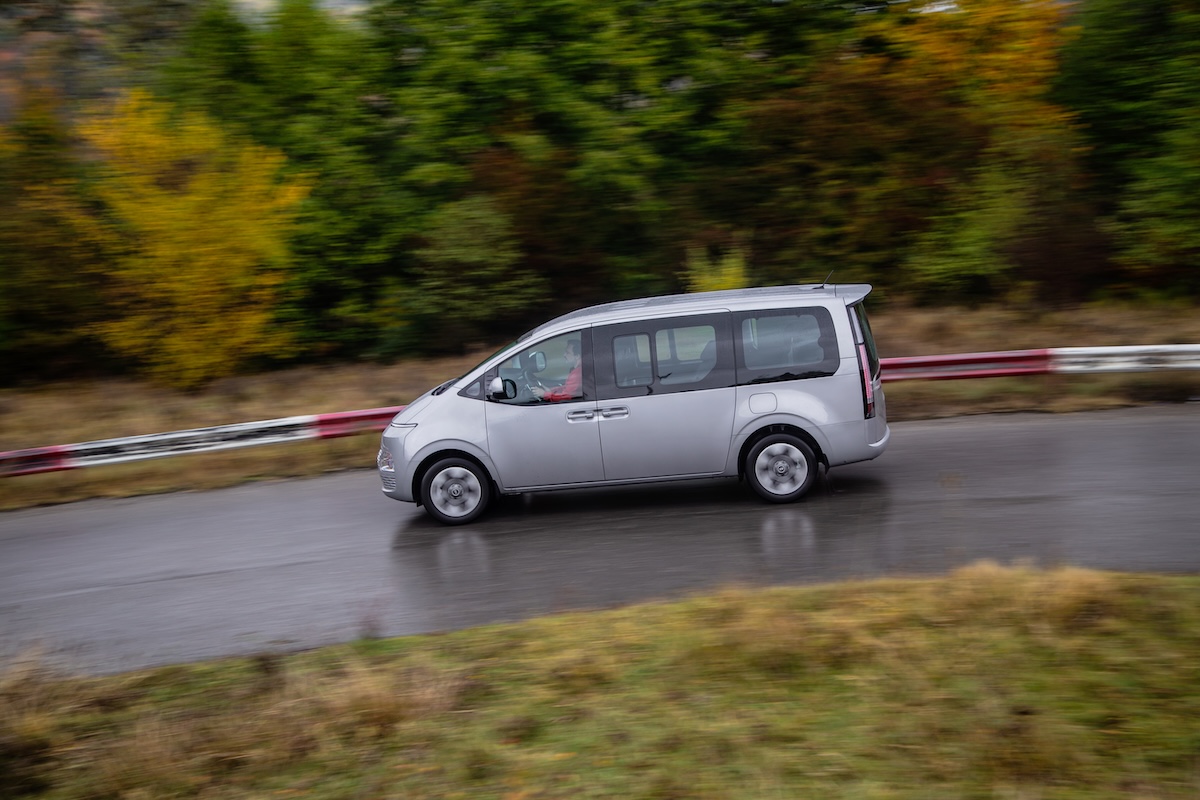Hyundai Staria HEV