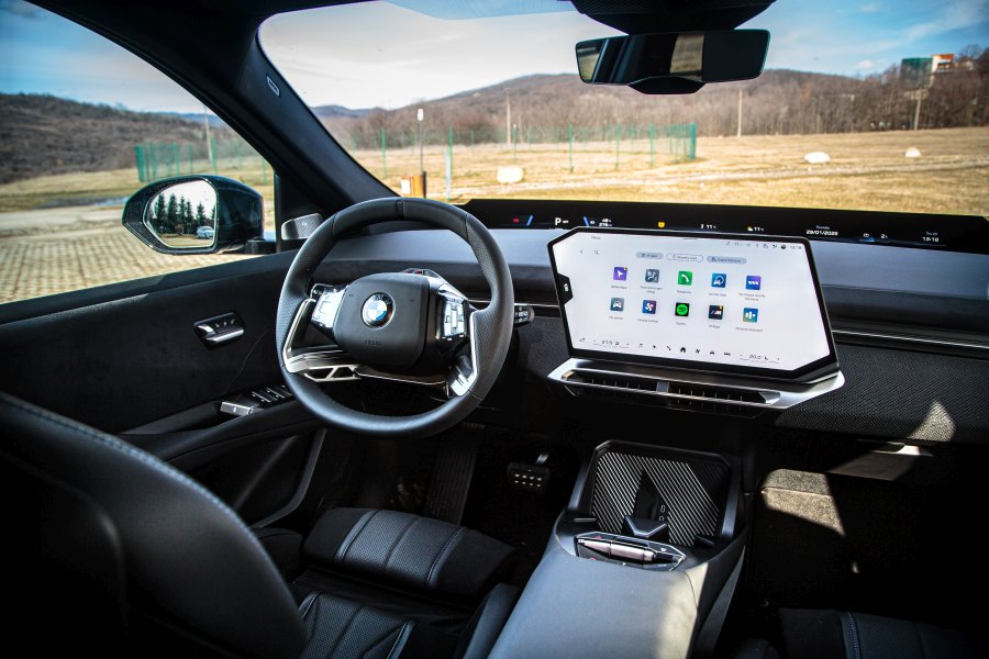 test BMW iX3 50 xDrive 